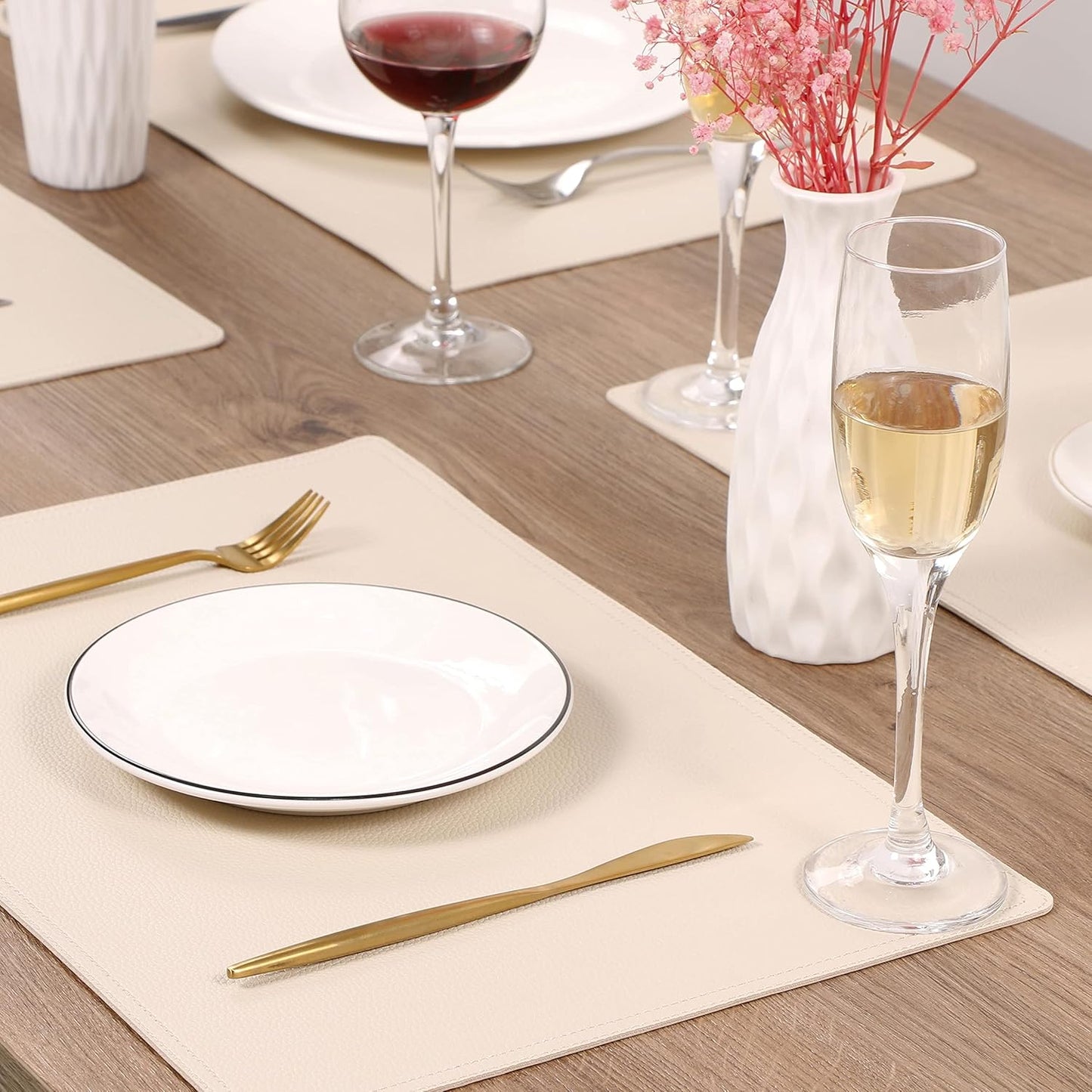 Set of 6 Faux Leather Placemats, PU Table Mats, Waterproof, Stain Resistant, Heat Resistant, Non-Slip Easy to Clean for Kitchen Dining Table,Conference Table, Beige