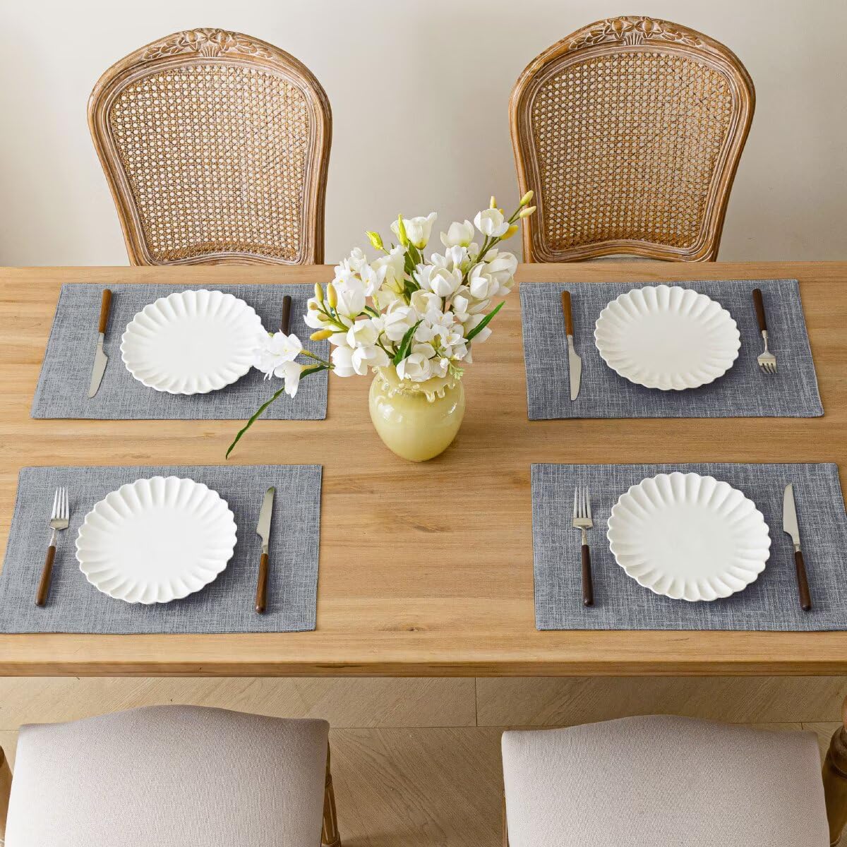 Placemats Set of 8, Bilayer Thickened Linen Place Mats Heat Resistant Machine Washable Wrinkle Free Carefully Selected Polyester Mats for Kitchen/Dining/Coffee Table (Light Grey)