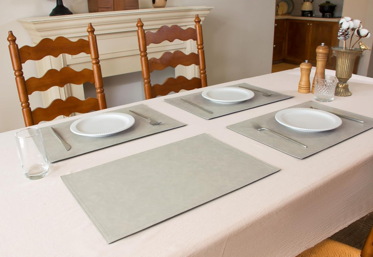 Waterproof PU Placemats, Faux Leather Dining Table Mat, Set of 6, Easy to Wipe Off Scrub Vinyl Mat, Heat & Stain Resistant for Office Conference Table, Home Decor