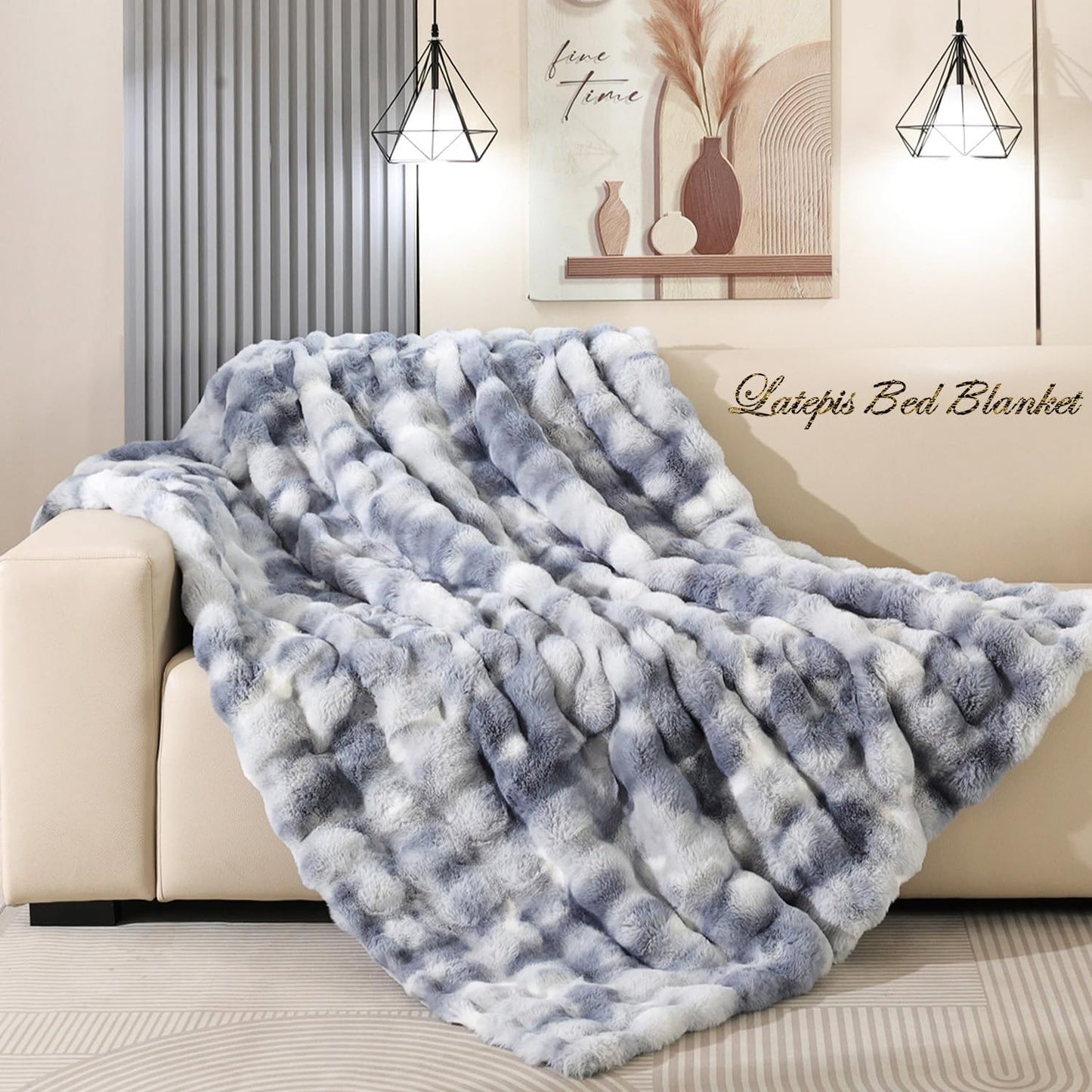 Latepis Faux Fur Throw Blanket for Couch, Soft Luxury Faux Fur Bubble Blanket for Sofa and Bedroom, Plush Thick Warm Cozy Fluffy Blanket for All Seasons, 50” x 60”, Tie-dye Blue