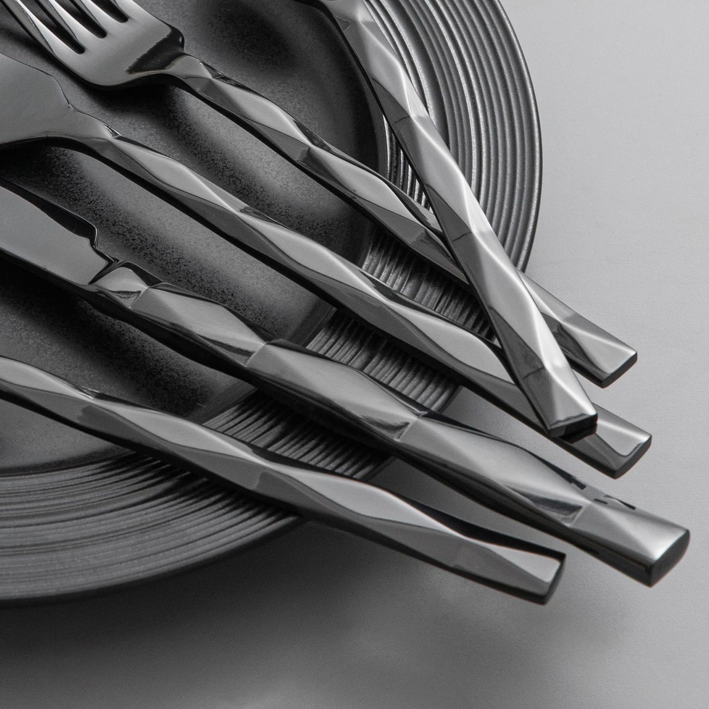 KINGSTONE Black Silverware Set, Luxury 40 Piece Flatware Set for, 18/10 Stainless Steel Cutlery Set with Diamond Cut Pattern for Kitchen, Home, Wedding, Party, Mirror Polished and Dishwasher Safe