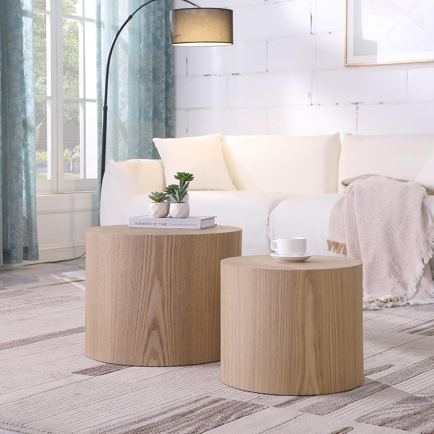 WILLIAMSPACE Nesting Coffee Table Set of 2, Round Wooden Coffee Tables Circle Modern Table for Small Space Living Room Bedroom Accent End Side Table (Wooden Color-Round)
