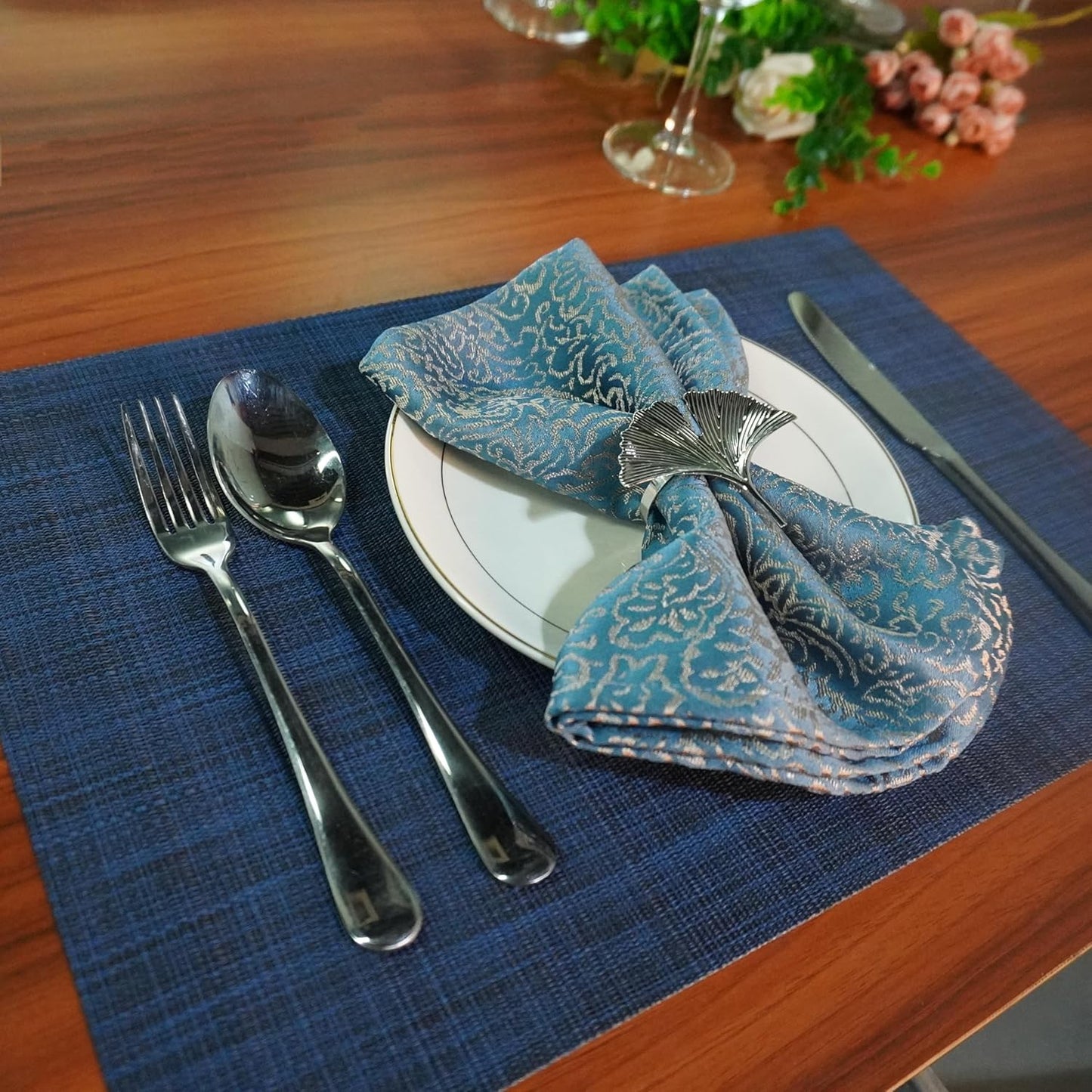 WAZAIGUR Placemats Set of 6 for Dining Table Heat-Resistant Washable Place Mats Woven Vinyl Kitchen Table Mats Easy to Clean,Navy Blue